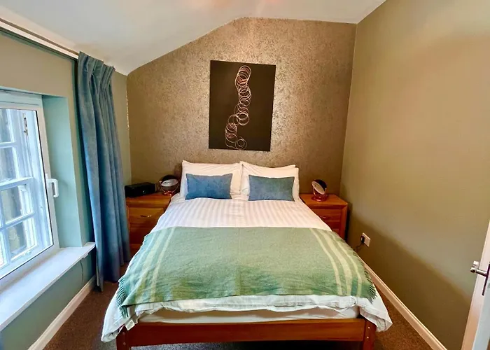 Old Spittal Hospital Apartment - Free Parking
