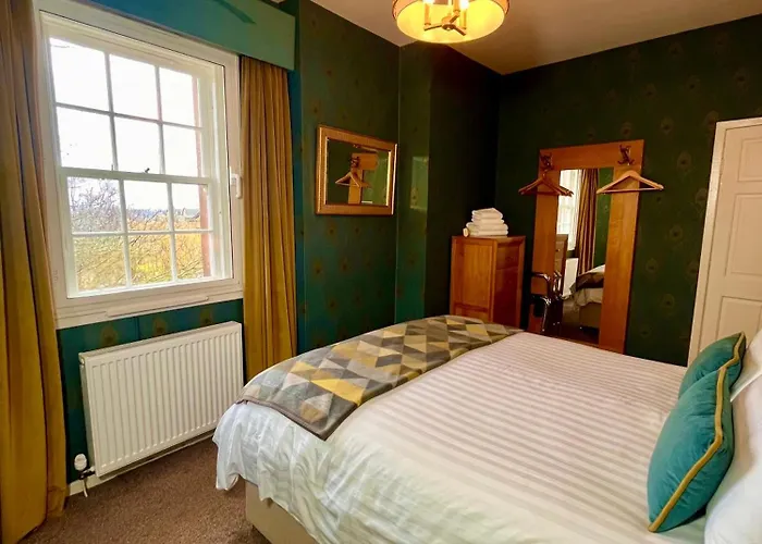 Old Spittal Hospital Apartment - Free Parking